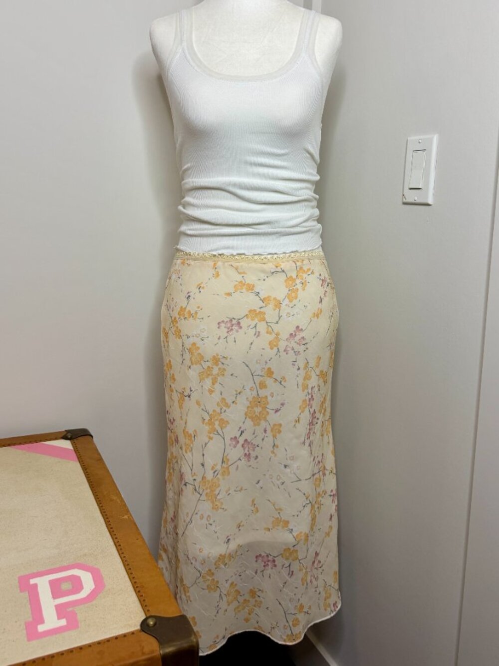 🌸 Vintage Butter Yellow Floral Chinoiserie Midi Slip Skirt Lace Trim